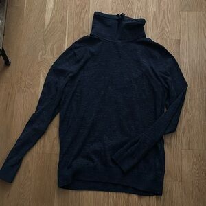 Banana Republic Men’s Turtleneckk